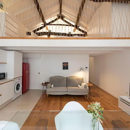Apartment Art Mezannine With Garden Porto